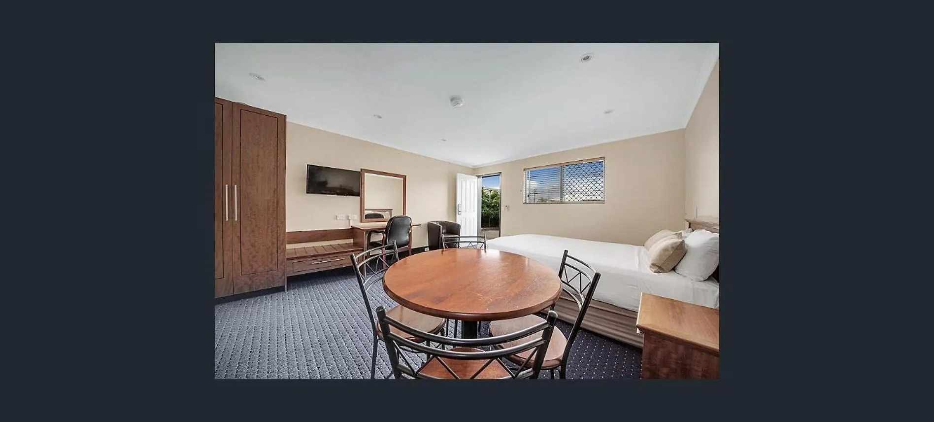 Gladstone Capricorn Apartments Австралия